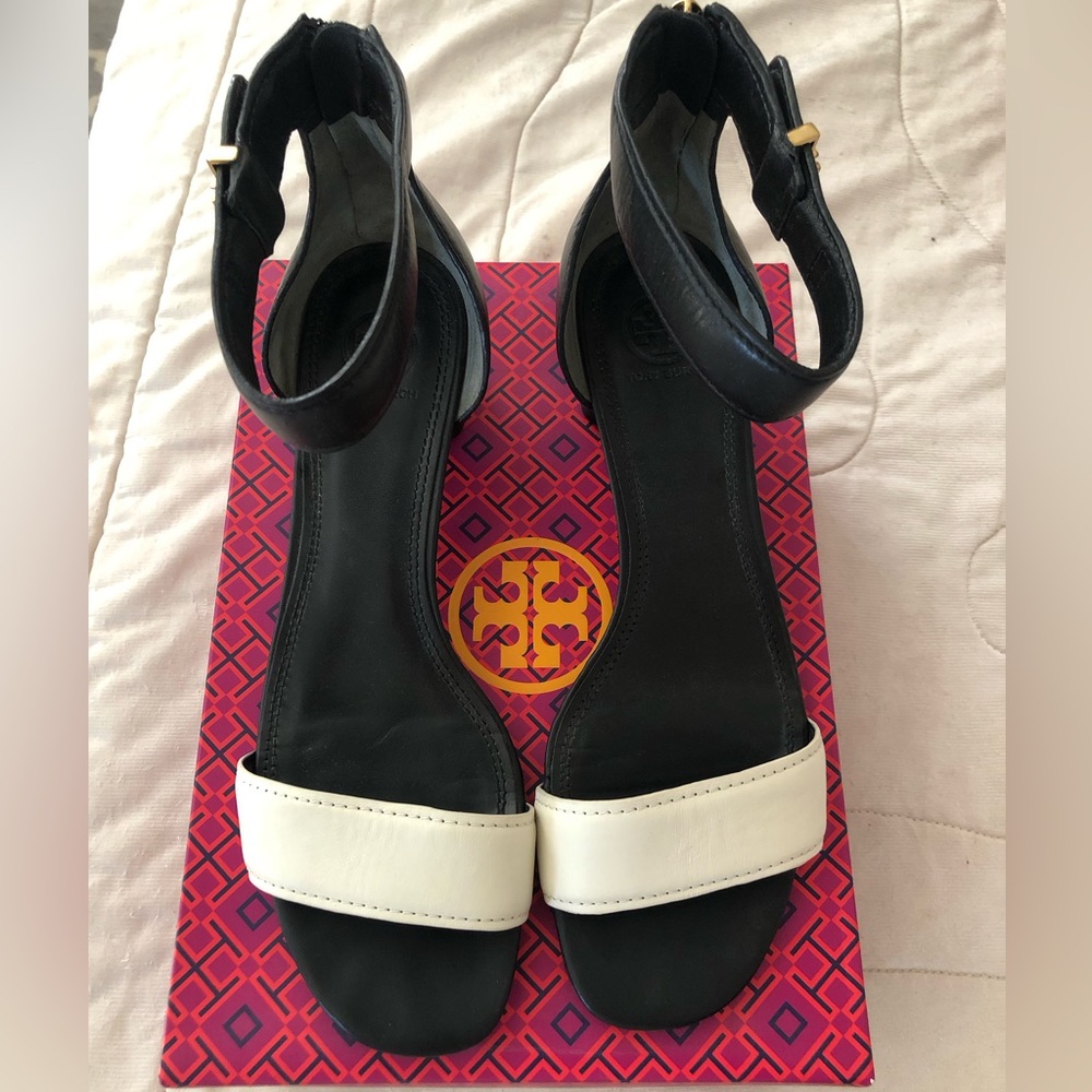 Tory Burch Tana 45 mm leather sandal Black and Ivory leather